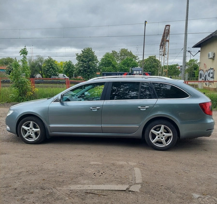 Skoda Superb cena 27400 przebieg: 348000, rok produkcji 2012 z Poznań małe 56